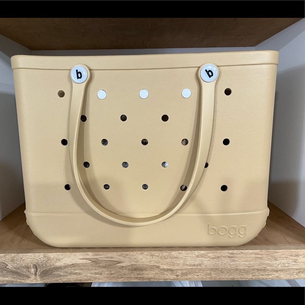 Bogg Bag NWT size LARGE! Color- Latte